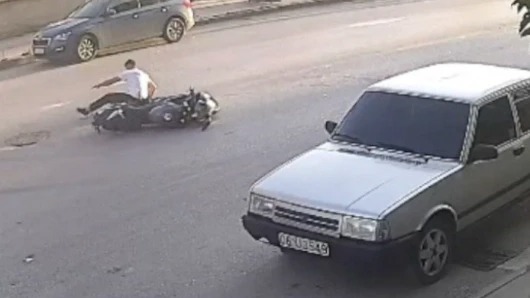 Çorum'da motosiklet ve bisiklet çarpıştı: İki kişi yaralandı