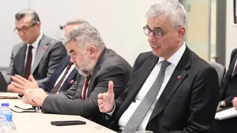 Sağlık Bakanı Kemal Memişoğlu Singapur'da ilaç, aşı ve hücresel tedavileri inceledi